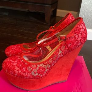 Dream pairs size 9 red lace platforms